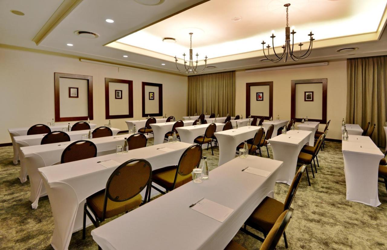 The Centurion Hotel Ngoại thất bức ảnh